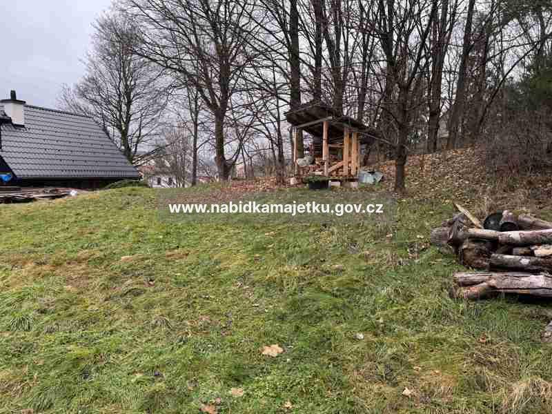 pozemek parcelní číslo 2402/2 v katastrálním území Lomnice nad Popelkou