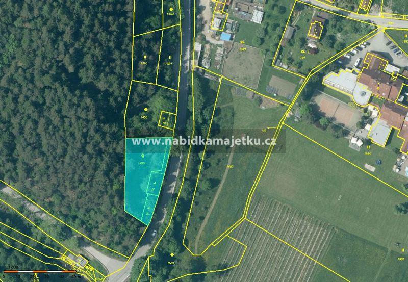 Zátoňské Dvory - spoluvlastnický podíl ve výši id. 1/3: pozemky st. 25, st. 28 a p.č. 140/5