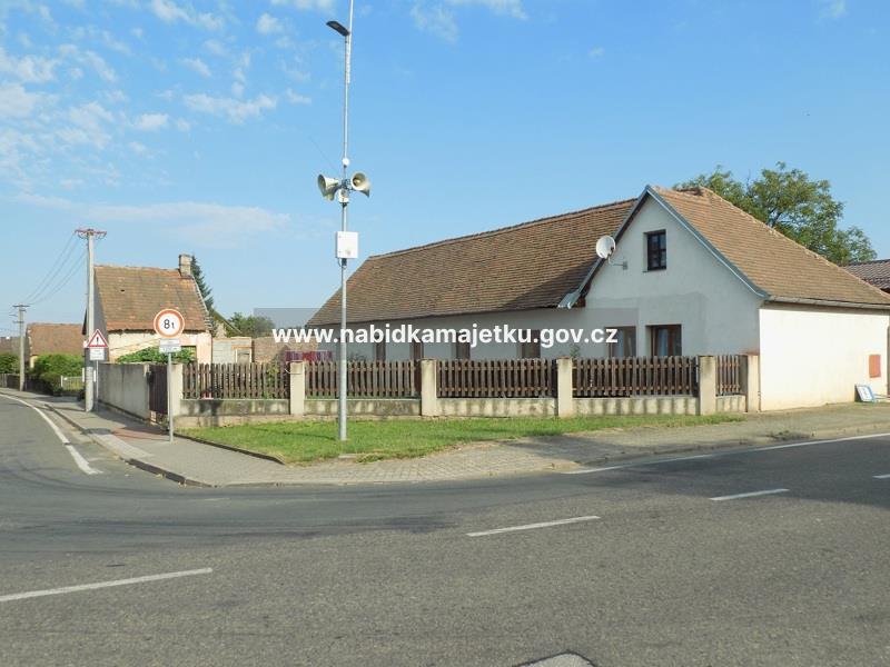 VLKOV U JAROMĚŘE, POZEMEK ST. P. Č. 8