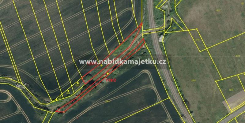 Touchovice - p.p.č. 119/2 a 120/1 (1220 m2) - podíl 9/32