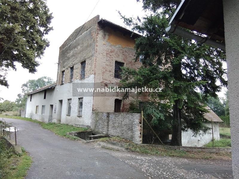 Trojovice -  podíl 1/2 stavby čp.62 na st.p.č. 40/1, zem. stavby na st.p.č. 40/2 a dalších pozemků