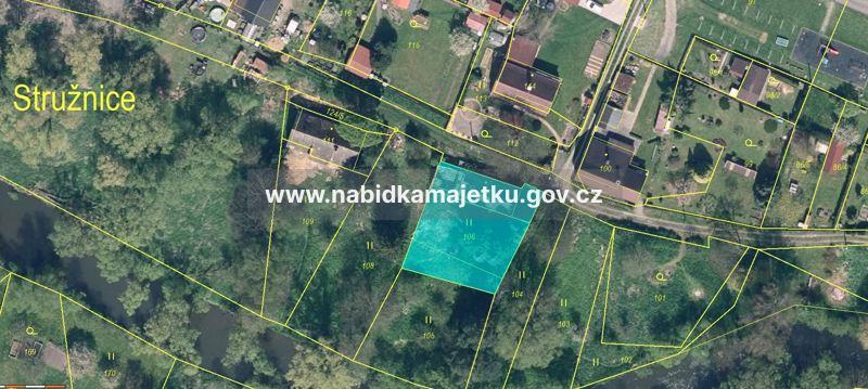 Id. 1/2  p.č. 107 (197 m2) vč. stavby č.p. 7, rod.