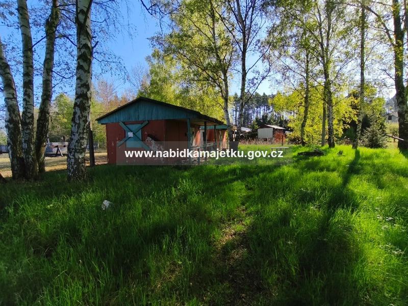 Pozemky p.p.č. 989 (6412 m2),  p.p.č. 990 (760m2), p.p.č. 991 (120 m2) k. ú. Okna v Podbezdězí