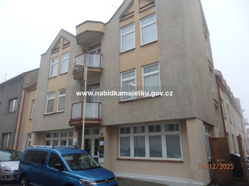 Pronájem nebytového prostoru ve 3. NP v budově č.p. 2614 ul. Roháčova, Tábor - CTA/053A/2026