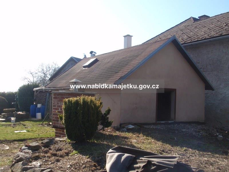 Květnov, pozemek st.p.č 19 (včetně budovy), p.p.č. 524