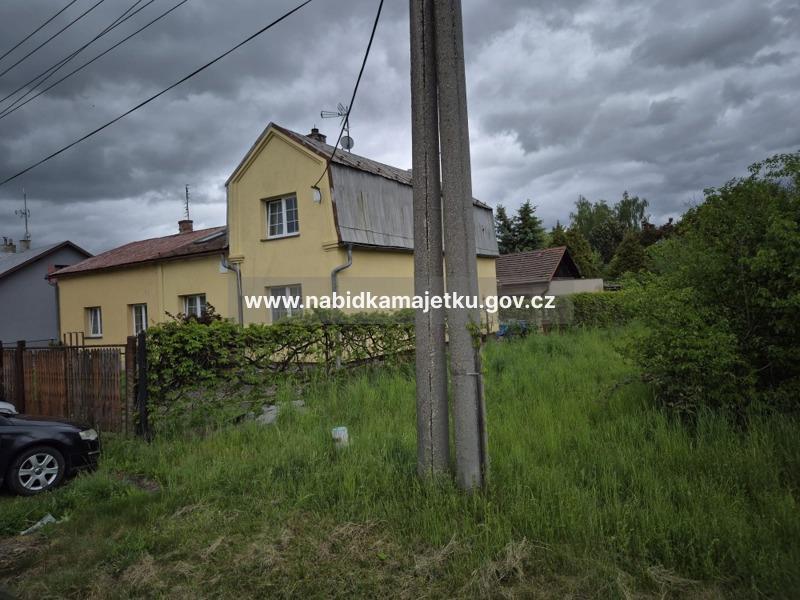 Rodinný dům č.p. 212 a podíl ve výši 1/2 na rodinném domě č.p. 336 s pozemky v k.ú. Staré Město u Karviné, obec Karviná
